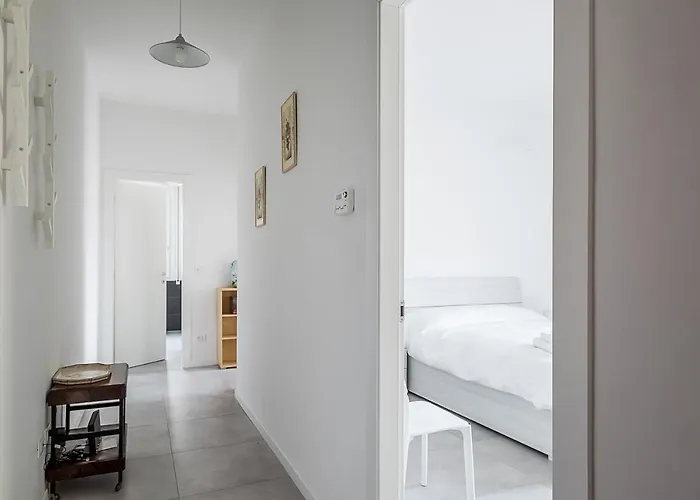 Bernini In Zona Sant'orsola By Wonderful Italy