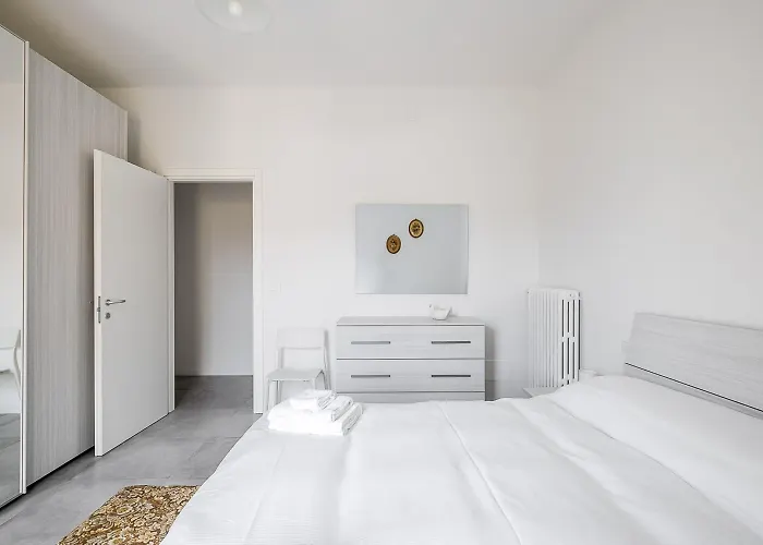 Bernini In Zona Sant'orsola By Wonderful Italy *