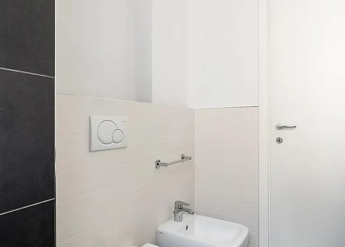 Bernini In Zona Sant'orsola By Wonderful Italy *